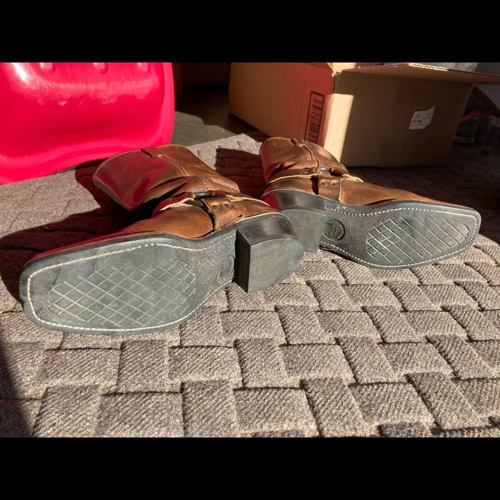 Used 8.5 FRYE mid calf biker boot - Picture 3 of 6